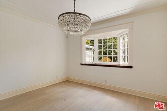 12111 Greenock Ln in Los Angeles, CA - Building Photo - Building Photo