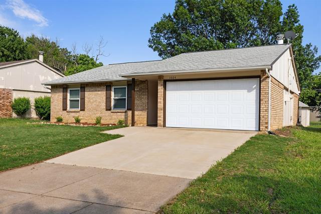 1004 Fort Worth St in Mansfield, TX - Building Photo - Building Photo