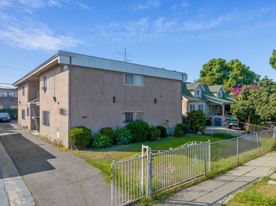 4217 S Flower St in Los Angeles, CA - Building Photo