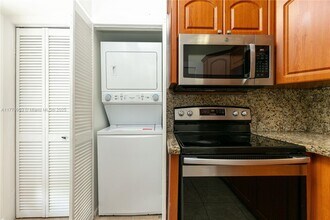 717 Gardens Dr in Pompano Beach, FL - Building Photo - Building Photo