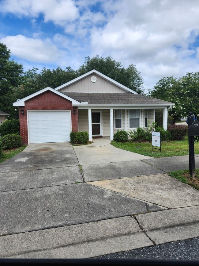 property at 552 Brooke Hampton Dr