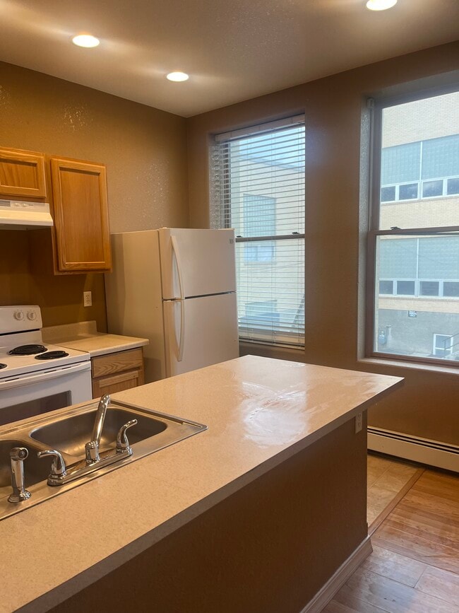 219 S Washington St, Unit A in Butte, MT - Building Photo - Building Photo