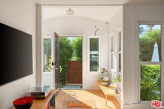 2012 Linden Ave in Los Angeles, CA - Building Photo - Building Photo