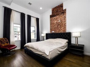 371 4th St in Jersey City, NJ - Building Photo - Building Photo