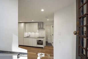 49 Beacon St, Unit A in Boston, MA - Building Photo