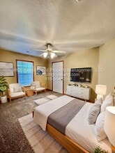 706 Meadow Ct in Peculiar, MO - Building Photo - Building Photo