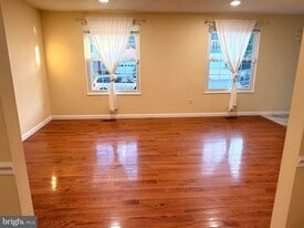 10434 Calumet Grove Dr in Fairfax, VA - Building Photo