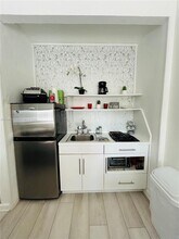 3710 Collins Ave in Miami, FL - Building Photo - Building Photo