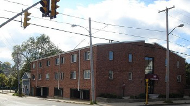 567-571 Washington St in Quincy, MA - Foto de edificio - Building Photo