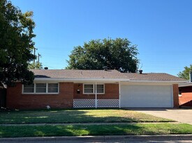 4405 48th St in Lubbock, TX - Building Photo