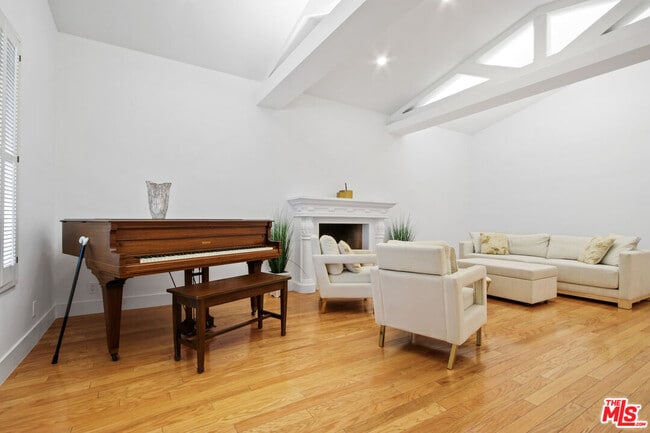 property at 352 S Wetherly Dr