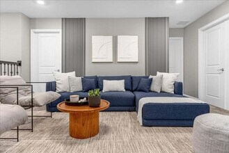 9052 Sommerset Hills Dr in Davenport, FL - Building Photo - Building Photo