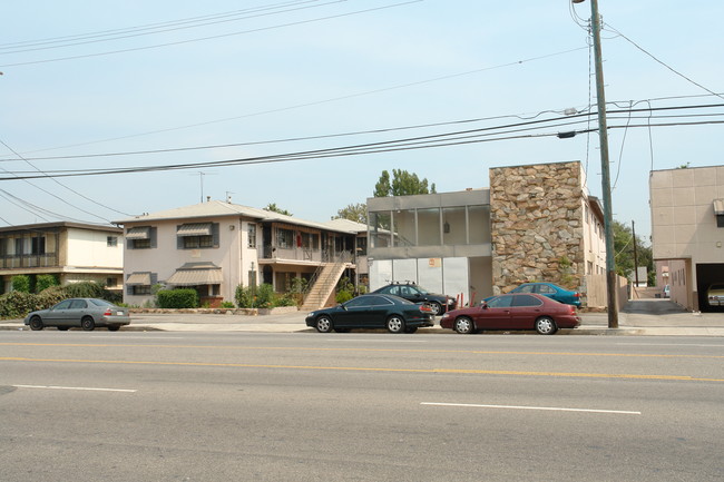 5714 Sepulveda Blvd in Van Nuys, CA - Building Photo - Building Photo