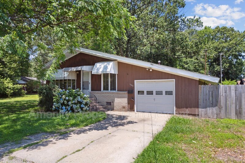 1405 Todds Ln in Hampton, VA - Building Photo