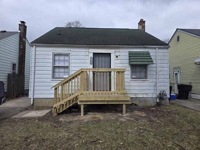 property at 15825 Fairmount Dr