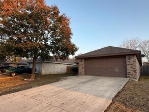 1669 Kimberly Dawn Dr in New Braunfels, TX - Building Photo - Building Photo