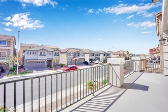 9770 Hawk Crest St in Las Vegas, NV - Building Photo - Building Photo