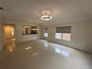 13 Santa Fabiola St in Mission, TX - Building Photo - Building Photo