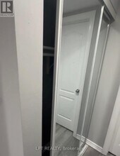 40 Gladstone Square in Brampton, ON - Building Photo - Building Photo