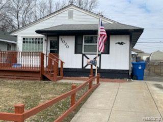 1020 Holbrook St in Waterford Township, MI - Building Photo