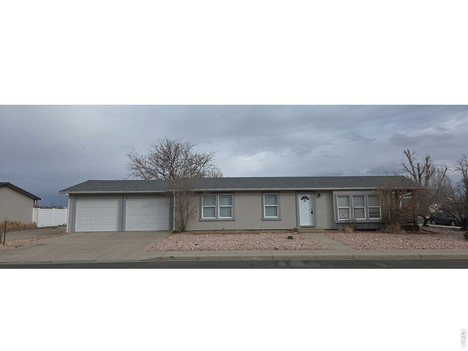 401 Gateway Ave in Fort Morgan, CO - Building Photo