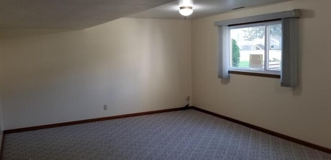1615 Hanaford Ave in Bismarck, ND - Building Photo - Building Photo