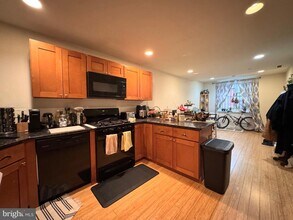 1131 W Nevada St in Philadelphia, PA - Building Photo - Building Photo