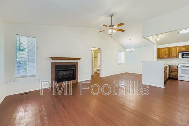 7617 Gray Way in Arvada, CO - Building Photo - Building Photo