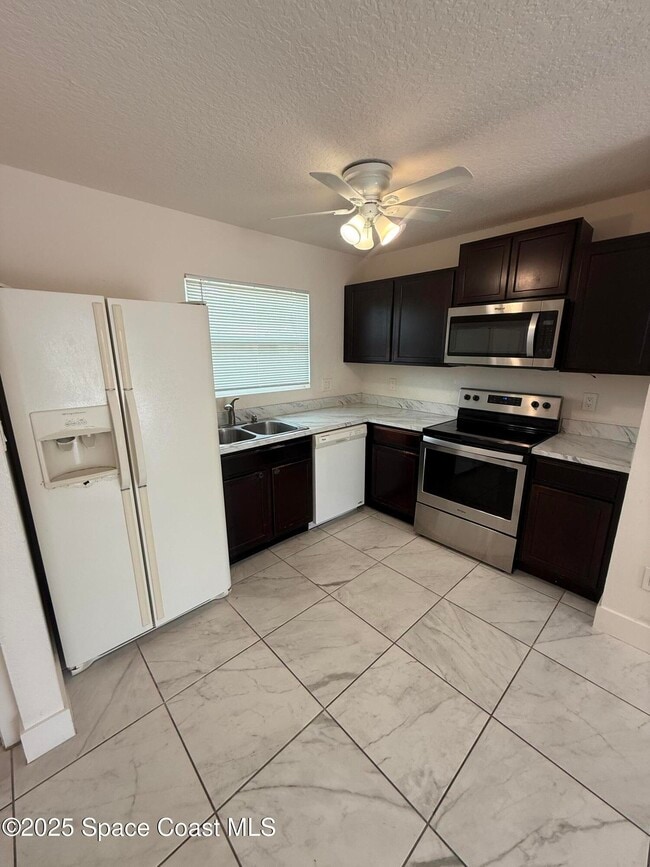 939 Day Way in Melbourne, FL - Building Photo - Building Photo