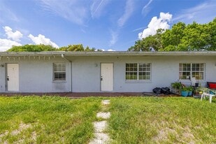 2150 Barbara Dr in St. Cloud, FL - Building Photo