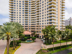 Turnberry on the Green in Aventura, FL - Foto de edificio - Building Photo