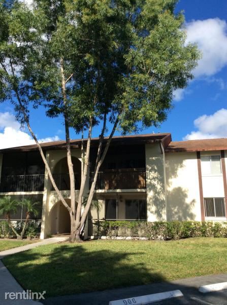 4975 Sable Pine Cir-Unit -Apt D1 in West Palm Beach, FL - Building Photo