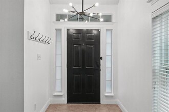 11400 Fletcher Hall Ln in Austin, TX - Building Photo - Building Photo