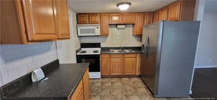 902 E 13th St in Lumberton, NC - Building Photo - Building Photo