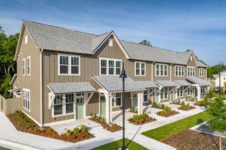 The Cottages at Cypress Cay in Lutz, FL - Foto de edificio - Building Photo