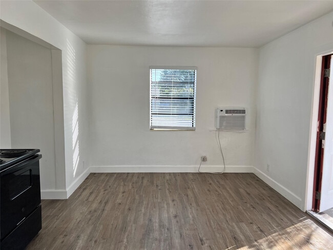 1723 Moffett St in Hollywood, FL - Building Photo - Building Photo