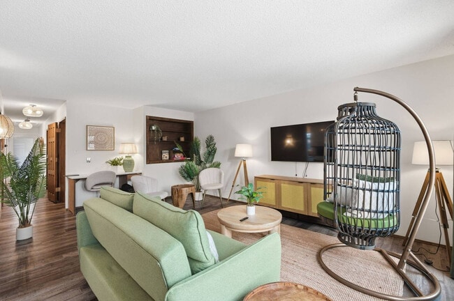9110-9177 77 Ave NW