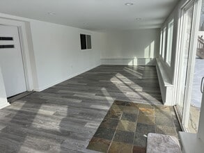 40 Varmor Dr in New Britain, CT - Building Photo - Building Photo