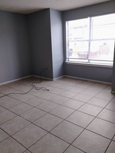 5245 Kimberlin Dr in Baker, LA - Foto de edificio - Building Photo