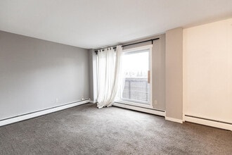 College 1127 in Calgary, AB - Building Photo - Building Photo