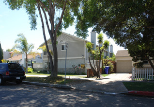 1111 Thomas Ave in San Diego, CA - Building Photo - Building Photo