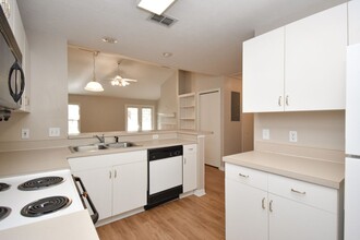 5210 SW 91st Terrace in Gainesville, FL - Building Photo - Building Photo