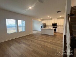 1432 Wildflower St in Newton, NC - Building Photo - Building Photo