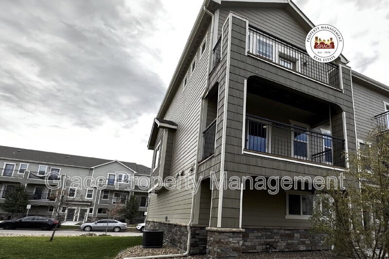 11250 Florence St in Commerce City, CO - Foto de edificio