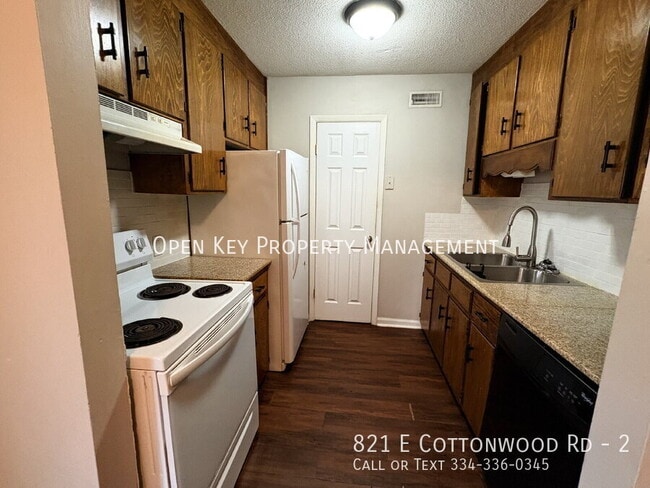 821 E Cottonwood Rd in Dothan, AL - Building Photo - Building Photo