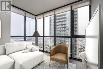 2916 Hwy 7 in Vaughan, ON - Building Photo - Building Photo