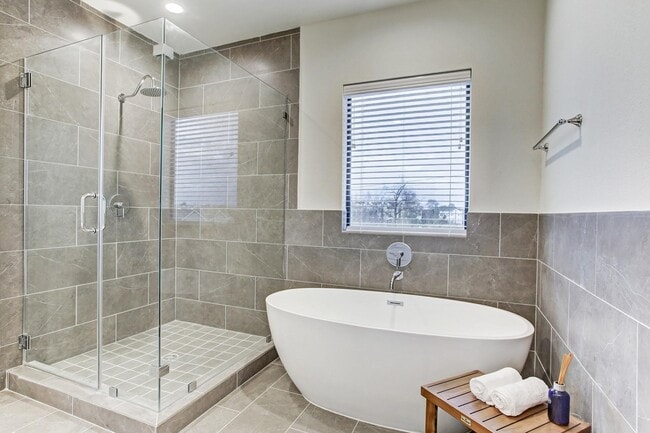 property at 806 Sienna Palm Ln