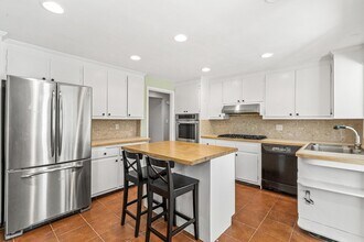 181 Moss Hill Rd in Boston, MA - Building Photo - Building Photo