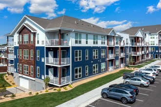 The Crossings at Inver Woods Apts & Townhomes in Inver Grove Heights, MN - Foto de edificio - Building Photo