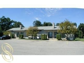 215 Summit Rdg in White Lake, MI - Foto de edificio